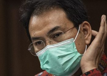 Bacakan Nota Pembelaan, Azis Syamsuddin Mengaku Kerap Diplonco Saat Kecil