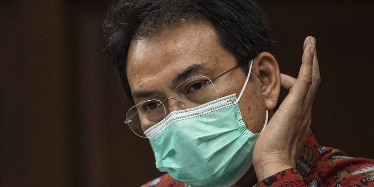 Bacakan Nota Pembelaan, Azis Syamsuddin Mengaku Kerap Diplonco Saat Kecil
