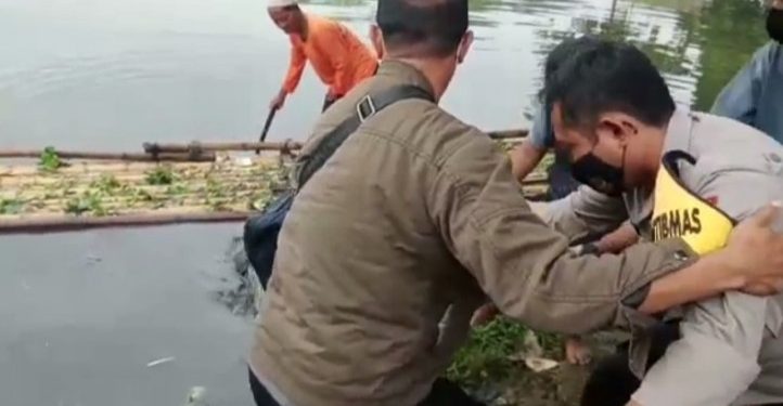 Mengenaskan, Seorang Mayat Perempuan Tanpa Identitas Mengambang di Danau di Perumahan Bugel Karawaci
