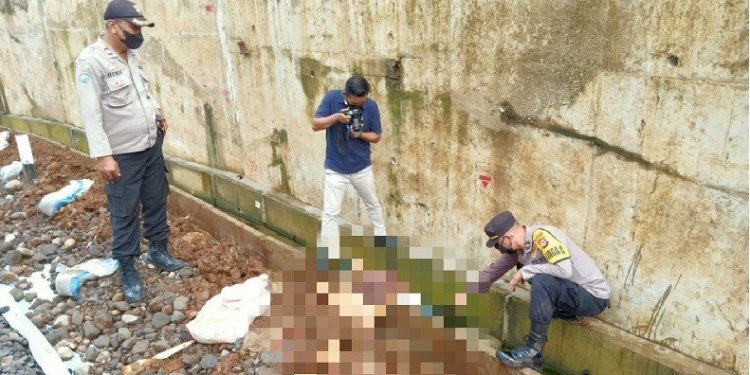 Diduga Terjatuh dari Tebing saat Lari Pagi, Kakek Ditemukan Tewas di Rel