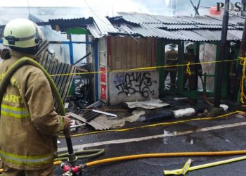 Gegara Kompor Nyala Ditinggal, 6 Kios di Condet Jaktim Ludes Dilalap Si Jago Merah