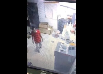 Aksi Pencurian di Ruko Warga Jalan Tuangku Tambusai terekam CCTV, Ini Pelakunya