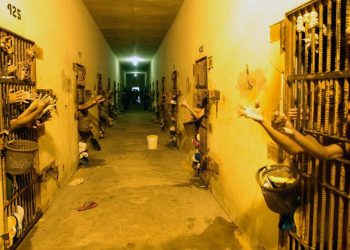 Wabah Omicron Merebak ke Penjara, Para Napi Adakan Protes dari Dalam