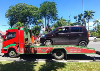 Debt Collector Diduga Pecahkan Ban Mobil saat Mengejar Mobil Nungak Tagihan di Padang