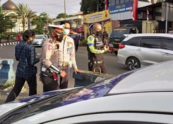 Kawal Mobil Mewah ke Puncak Bogor, Oknum Petugas Dishub Kota Bekasi Ditilang Polisi