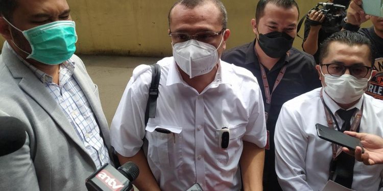 Akan Besuk Ferdinand Hutahean Hari Ini, Kuasa Hukum Ingin Bicarakan Rencana Penangguhan Penahanan