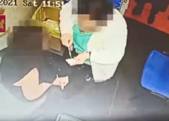 Kepolisian Italia Tangkap Sejumlah Perawat yang Terima Suap untuk Lakukan Vaksin Palsu