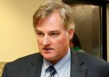 Polisi Ini Dijatuhi Hukuman 25 Tahun Penjara setelah Tembak Mati Pacar Anaknya