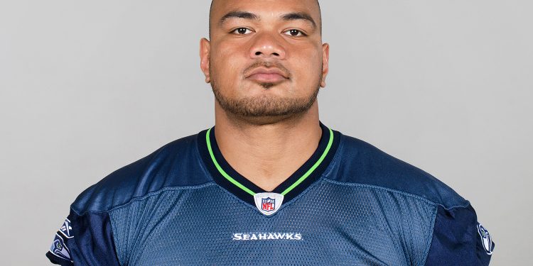 Mantan Bintang NFL Junior Siavii Meninggal dalam Sel Penjara pada Usia 43 Tahun