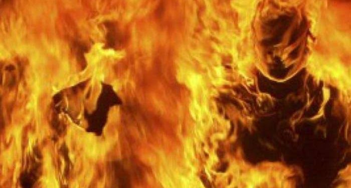 Alami Gangguan Jiwa, Seorang Ibu Nekat Bakar Diri Dengan Bensin