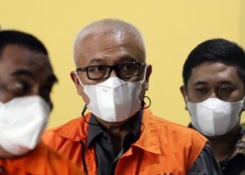 Ditetapkan Sebagai Tersangka Suap, KPK Tahan Eks Bupati Buru Selatan Tagop Sudarsono Soulisa