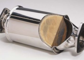 Lagi Nyuri Konverter Katalitik dari Mobil Mogok, Pria Ini Tewas Terhimpit karena Dongkrak Macet