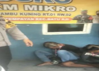 Tidak Digebuki, Warga Botaki Dua Pencuri yang Tertangkap di Batam