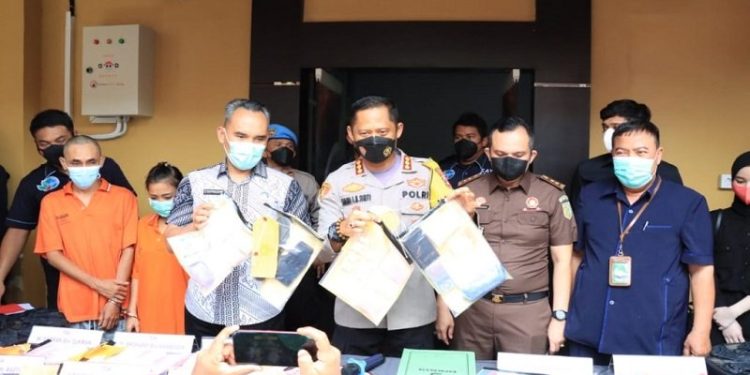 impan 570,7 Gram Sabu dan 218 Butir Ekstasi, Pasutri di Banjarmasin Diciduk Polisi