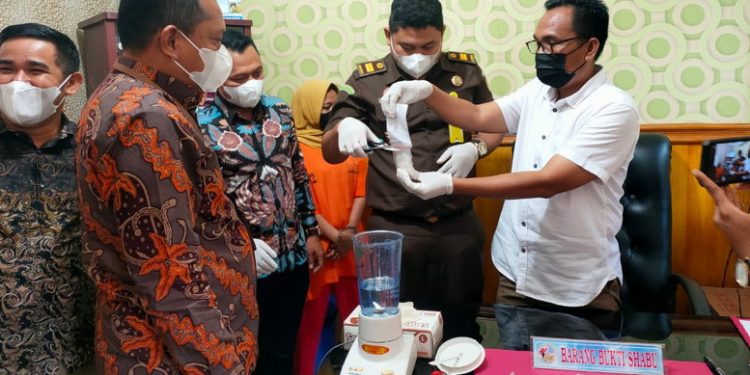 Polres Kampar Musnahkan 64,29 Gram Sabu, Dengan Tiga Tersangka