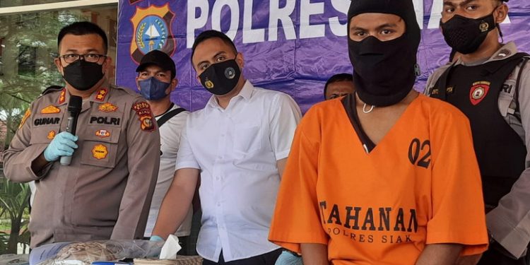 Berkas Lengkap, Tersangka Pembunuhan Siswi SMA di Siak Diserahkan ke Jaksa