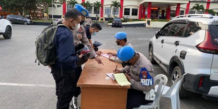 Miliki Strobo dan Rotator Sembarangan, Kendaraan Personil Polda Kepri Dirazia