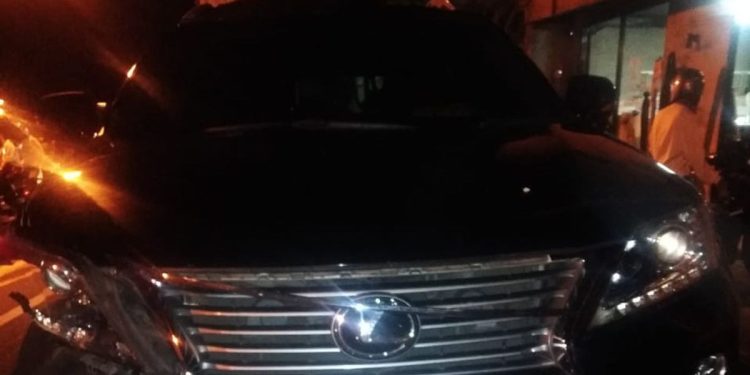 Kendarai Mobil Lexus, Turis Afrika Tabrak 4 Motor Pelajar di Kuta