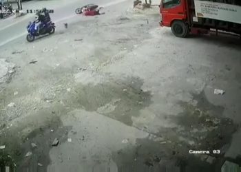 Aksi Jambret Kalung Emas di Jalan Cipta Karya Terekam CCTV, Polisi Buru Pelaku