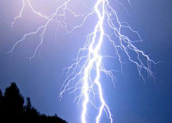 Ibu Hamil Tersambar Petir, Bayi Dalam Kandungan Tewas