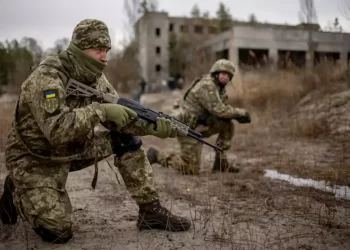 Rusia Hancurkan Pipa Gas, Warga Tutupi Jendela