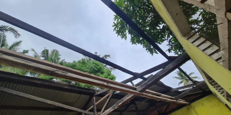 Maling di Riau Curi Atap Sekolah di Kampar, Siswa Menangis