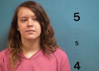 Demi Tinggal Bareng Pacar, Remaja Ini Bakar Rumahnya, Bunuh Ibu dan Saudara Laki-laki lalu Kabur