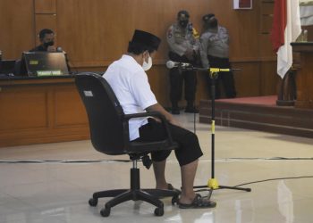 Hakim Jatuhkan Hukuman Seumur Hidup kepada Herry Wirawan