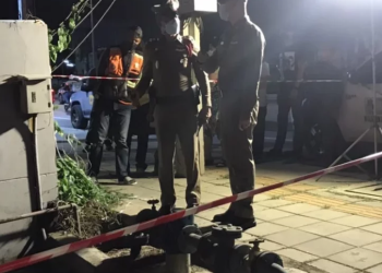 Sopir Taksi Tua Meninggal Usai Jatuh ke Dalam Saluran Pembuangan Saat Mencoba Buang Air Kecil