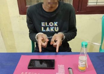 Lagi Asik Pesta Sabu, Pemuda Sungai Pagar Diciduk Polsek Kampar Kiri Hilir di Rumahnya