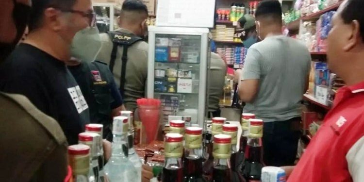 Dijual Bebas, Satpol PP Sita Miras di Toko Pingir Jalan