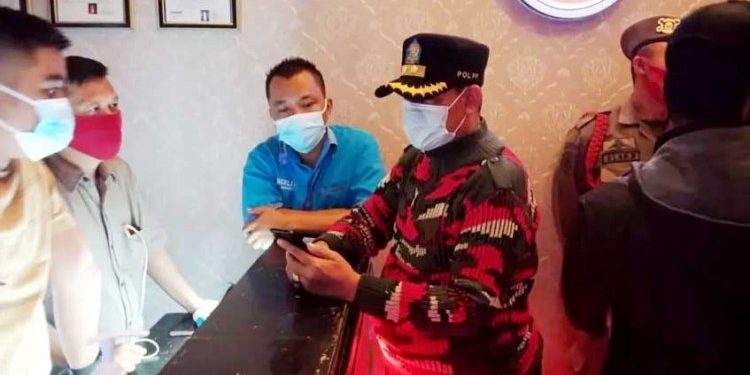 Langgar Prokes, Satpol PP Amankan Lima Pemandu Karaoke