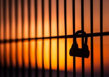 Membunuh Saudaranya, Remaja Ini Dihukum Hingga 100 Tahun