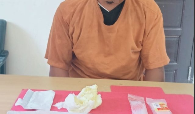 Polsek Perhentian Raja Sergap Pengedar Sabu didepan Kantor Camat Perhentian Raja