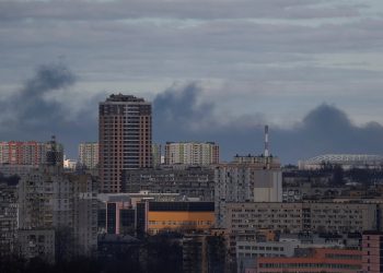Perjuangan Belum Usai, Langit Malam Ukraina Masih Diterangi Ledakan Bom