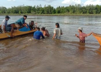 Perahu Pompong Tenggelam di Teluk Meranti, Pelalawan, 6 Penumpang Meninggal Dunia dan 7 Selamat