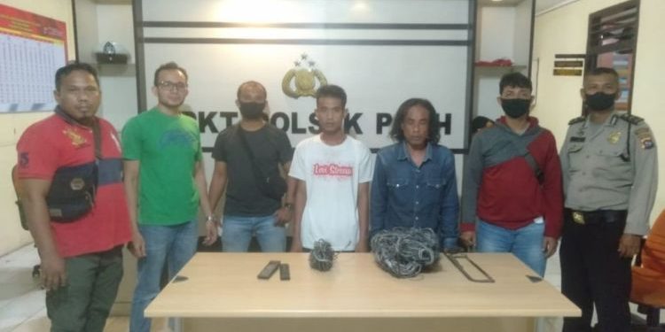 Curi Kabel Rel Kereta Api Dua Sopir Angkot Diamankan