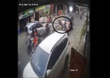 Minubus Disopiri Emak-emak Tabrak 4 Motor, 1 Tewas Terlindas