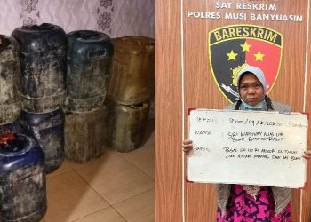 Untung Rp75 Juta per Bulan, Polisi Tangkap IRT, Pelaku Pertalite Oplosan di Banyuasin