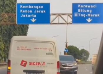 Mobil Lawan Arah di Exit Tol Cikokol Tangerang, Diduga Salah Jalan