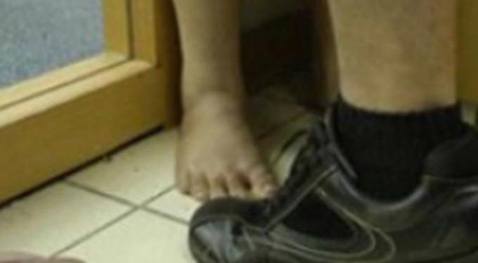 Cabuli Anaknya di Dalam Kamar, Ayat Tiri Kepergok Istri