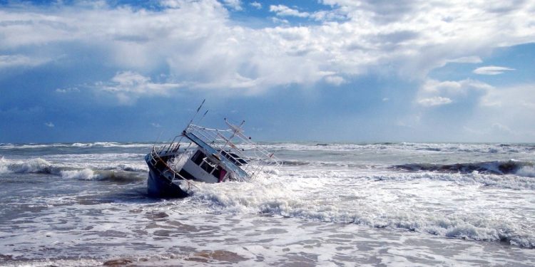 Kapal Kayu Bawa 89 PMI Ilegal Karam di Selat Malaka