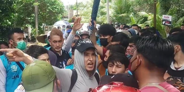 Ricuh, Aksi Demontrasi Imigran Afganistan di Tanjungpinang