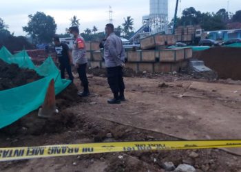 Warga Panik! Tower BTS Roboh Menimpa Pemukiman Padat Penduduk di Depok