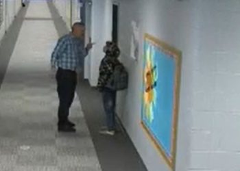 Ketahuan Tampar Siswa, Guru Ini Terpaksa Pensiun Dini