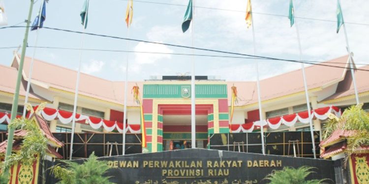 Larshen Yunus Ditangkap Polisi Atas Kasus Pengrusakan Ruang BK DPRD Riau