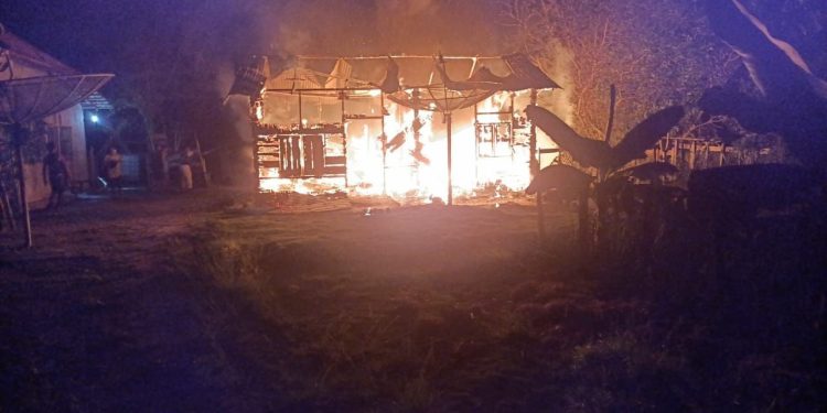 Ditinggal Penghuninya, Rumah Kontrakan di Kuansing Hangus Terbakar