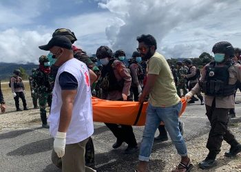 Gunakan 3 Heli, 8 Jenazah Korban Teroris KKB Berhasil Dievakuasi