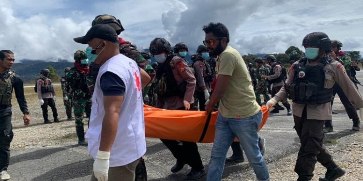 Gunakan 3 Heli, 8 Jenazah Korban Teroris KKB Berhasil Dievakuasi