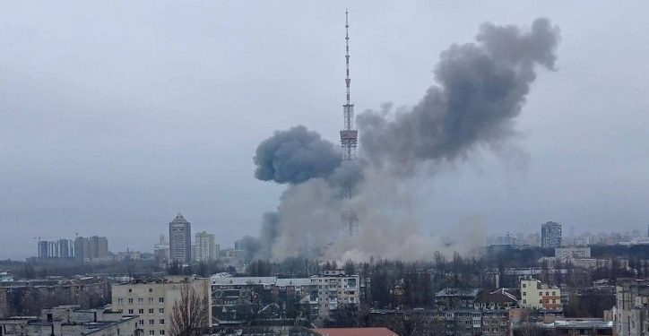 Hilang Kendali, Truk di Tangerang Tabrak Pembatas Jalan Satu Orang Tewas